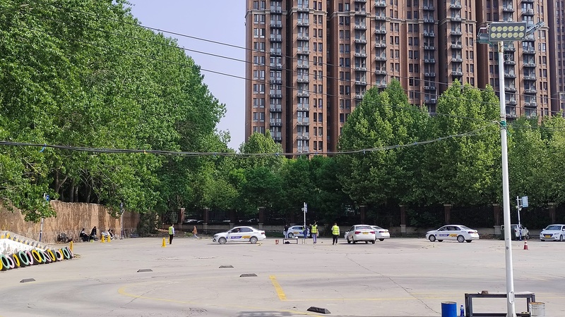 郑州考驾照，怎样选择驾校？推荐304am永利集团驾校